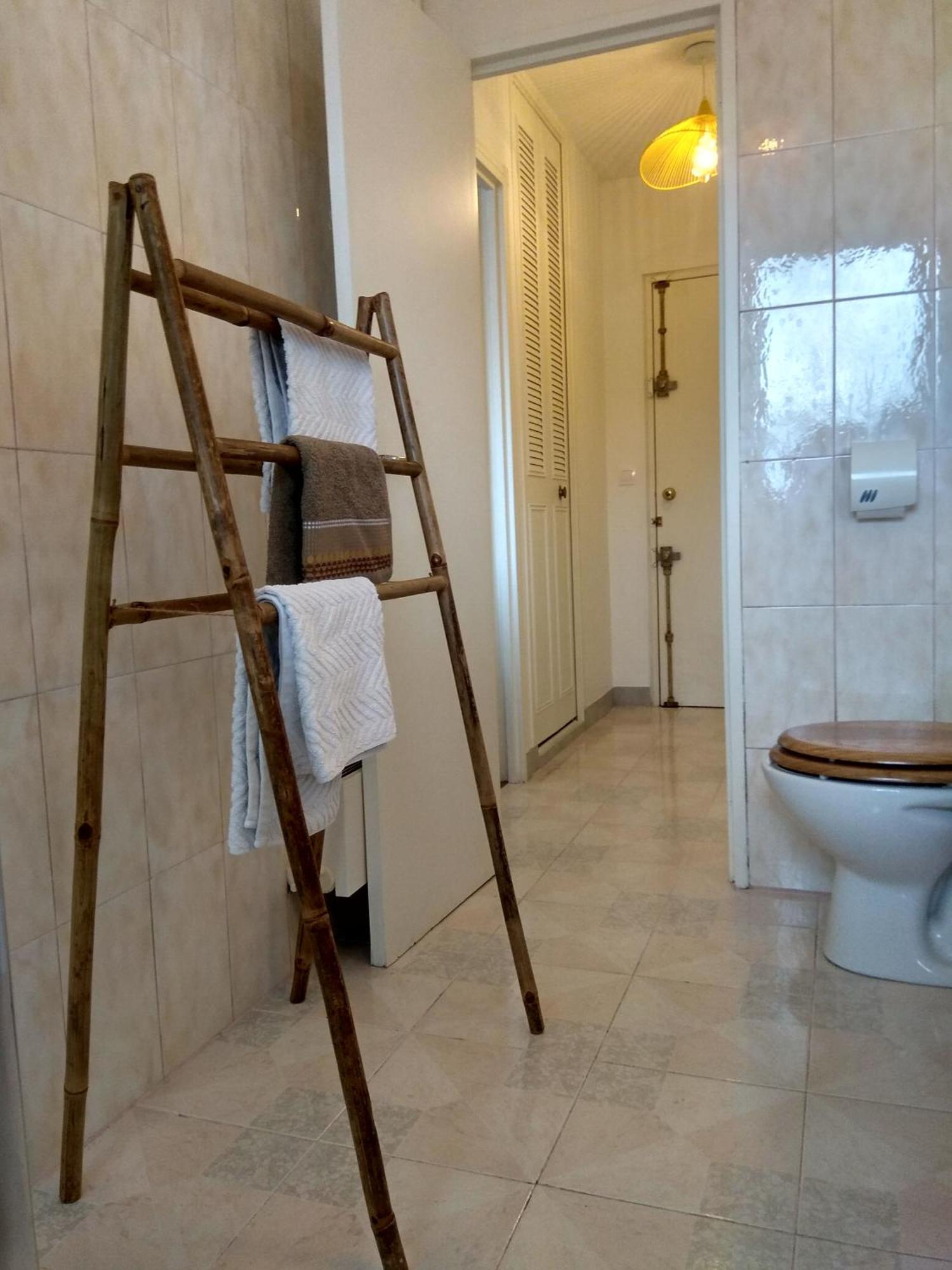 Budget Apart With Balcony And Great View Saint-Denis-en-Margeride Exterior foto